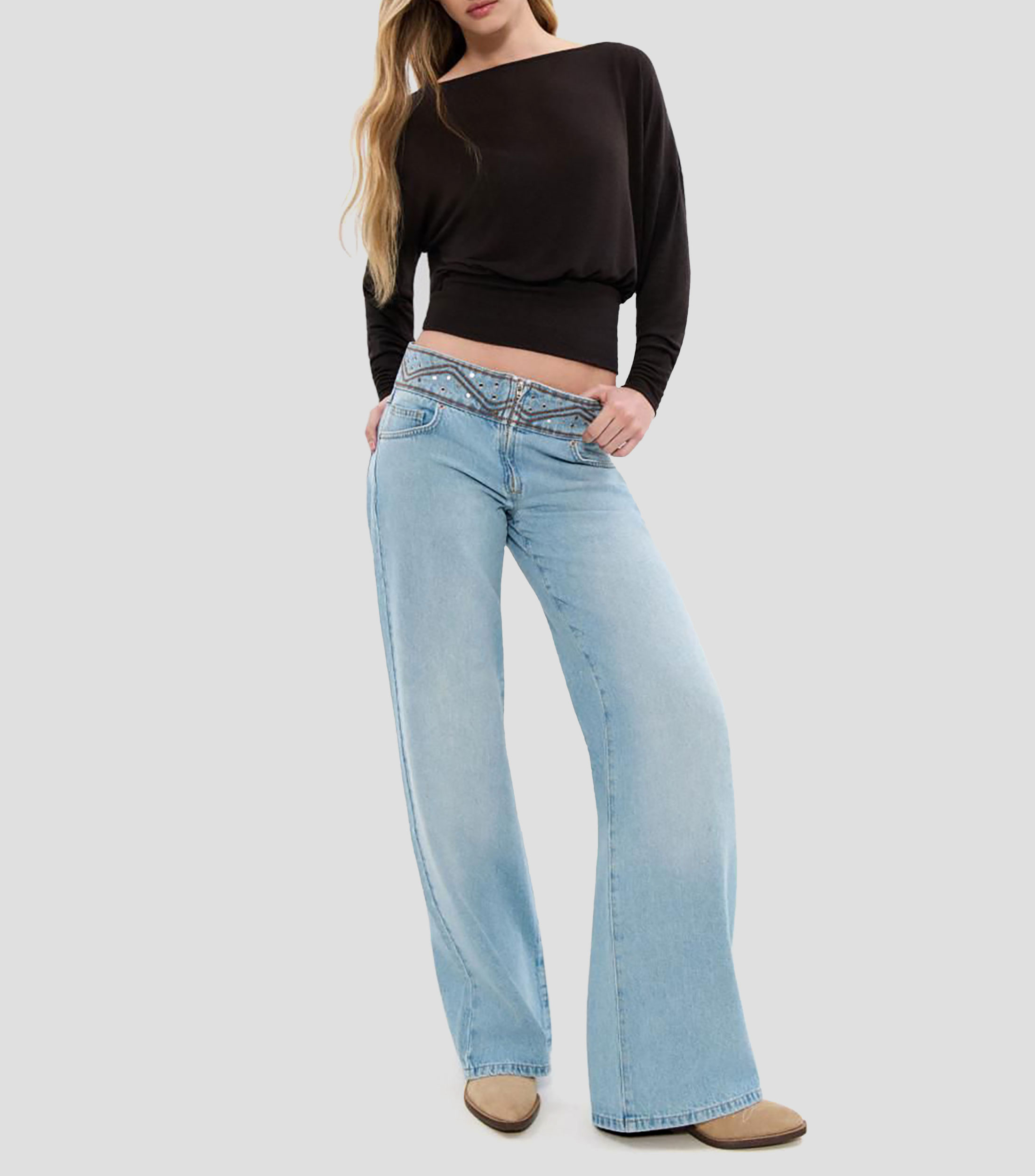 Jeans Bordado Amplio Mujer
